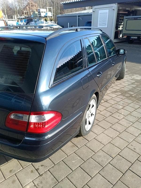 Gebraucht Mercedes E320 204 PS (150 kW) 2004 Blau Kombi