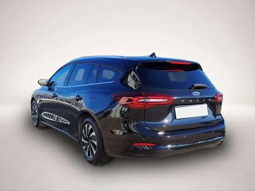 Gebraucht Ford Focus Titanium 125 PS (91 kW) 2024 Schwarz