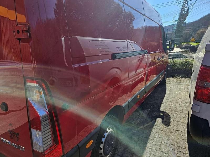 Gebraucht Renault Master 136 PS (100 kW) 2022 Rot Van / Kleinbus