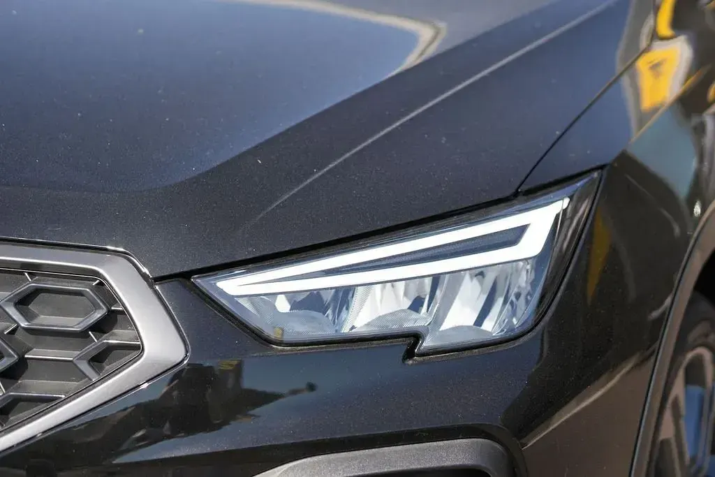 Neu Seat Arona FR 116 PS (85 kW) 2026 Schwarz SUV