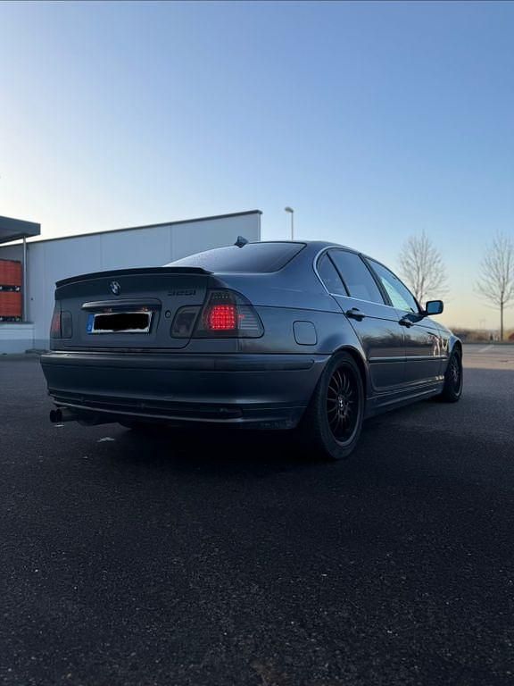 Gebraucht BMW 325 192 PS (141 kW) 2001 Limousine