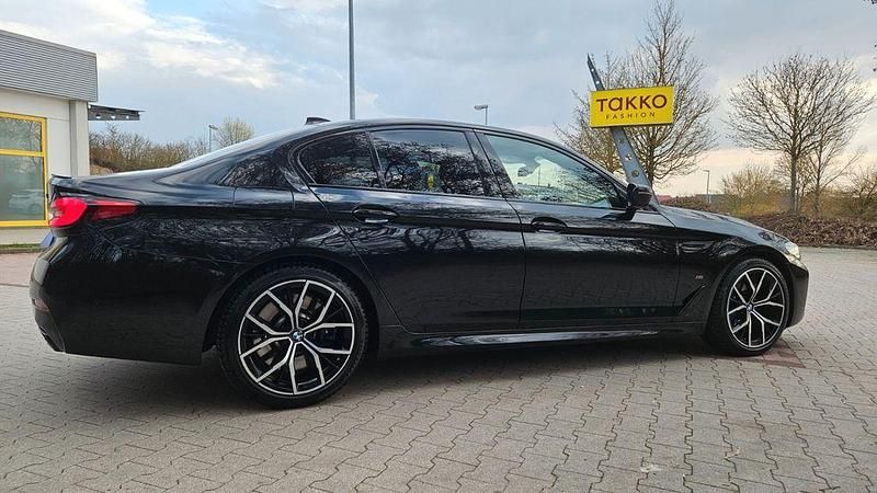 Gebraucht BMW M550 Efficient Dynamics 530 PS (389 kW) 2020 Schwarz Limousine