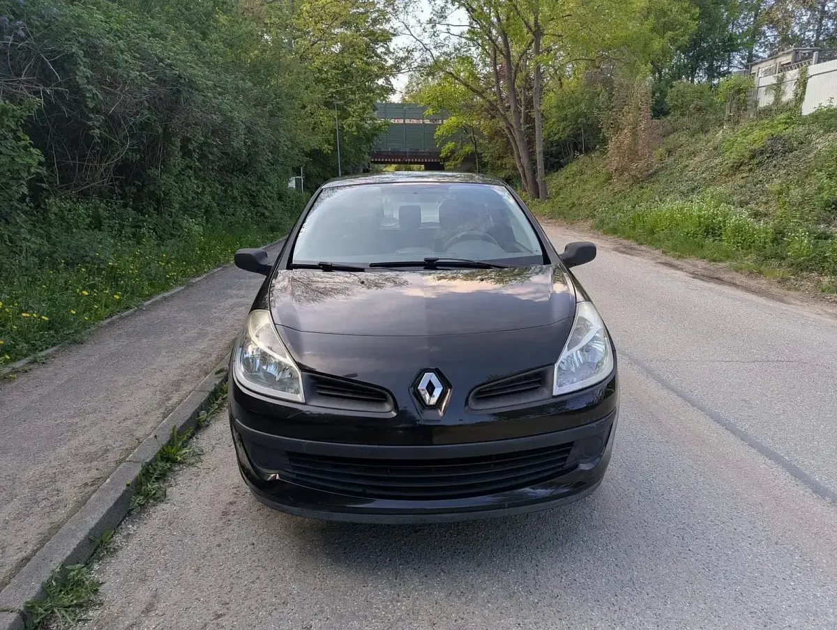 Brugt Renault Clio II 65 HK (47 kW) 2006 Sort Hatchback