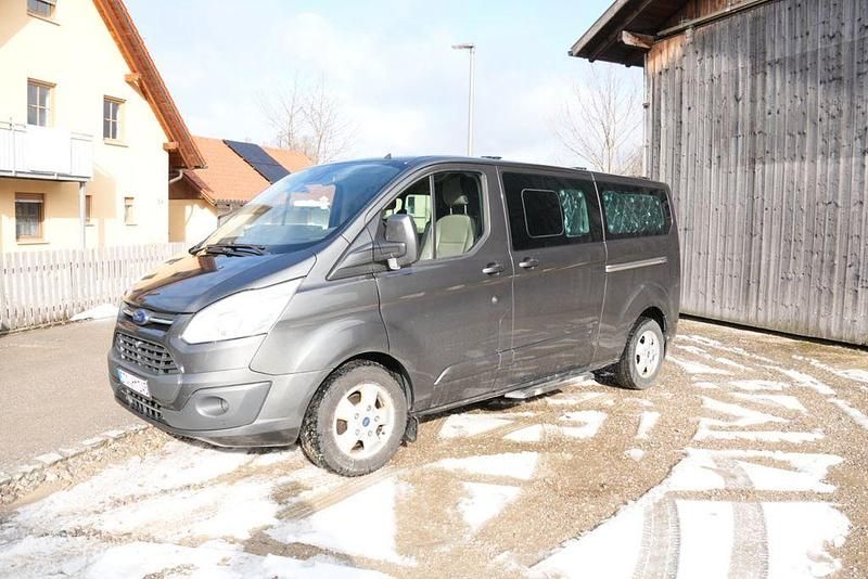 Gebraucht Ford Tourneo 131 PS (96 kW) 2016 Grau Van / Kleinbus