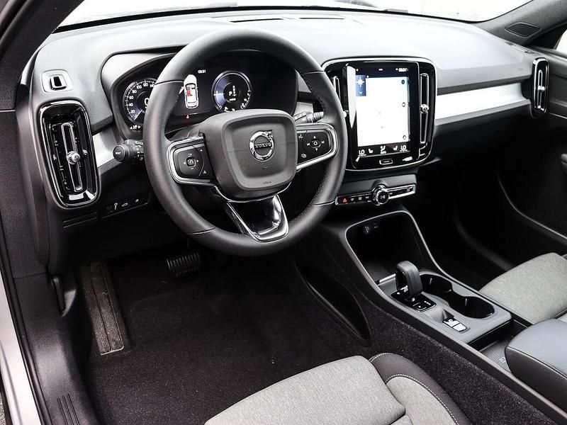 Gebraucht Volvo XC40 Core 211 PS (155 kW) 2023 Silber SUV