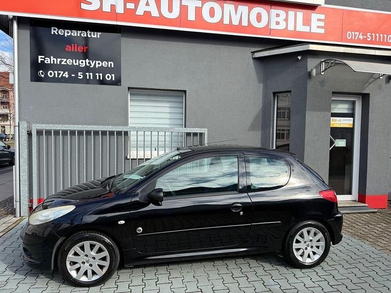 Gebraucht Peugeot 206+ 68 PS (50 kW) 2012 Kleinwagen
