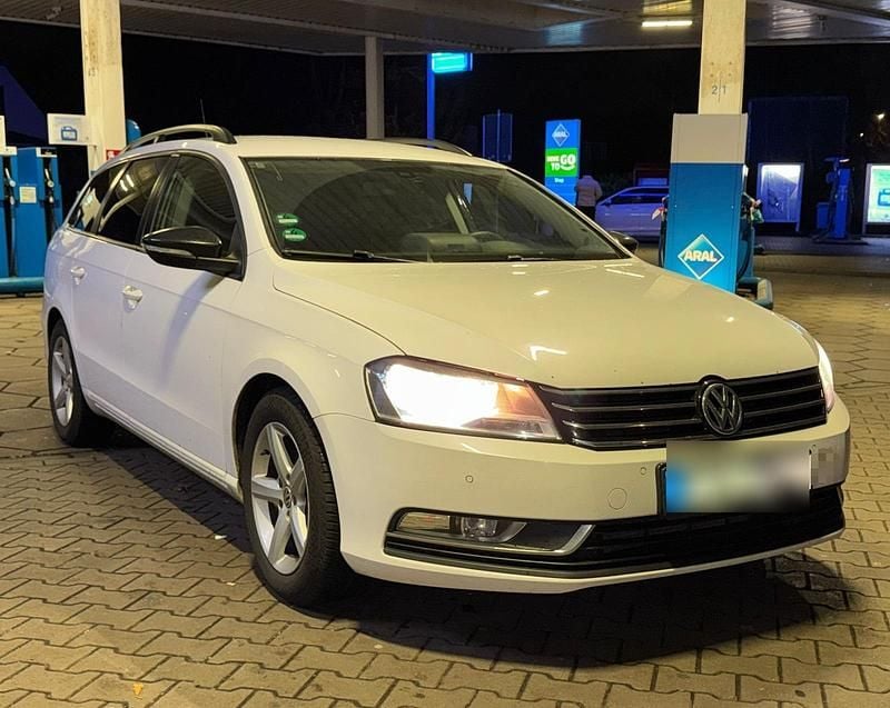 Weiß Gebraucht 2014 VW Passat Kombi | 2.999 € (Superpreis) - Bild 1/4
