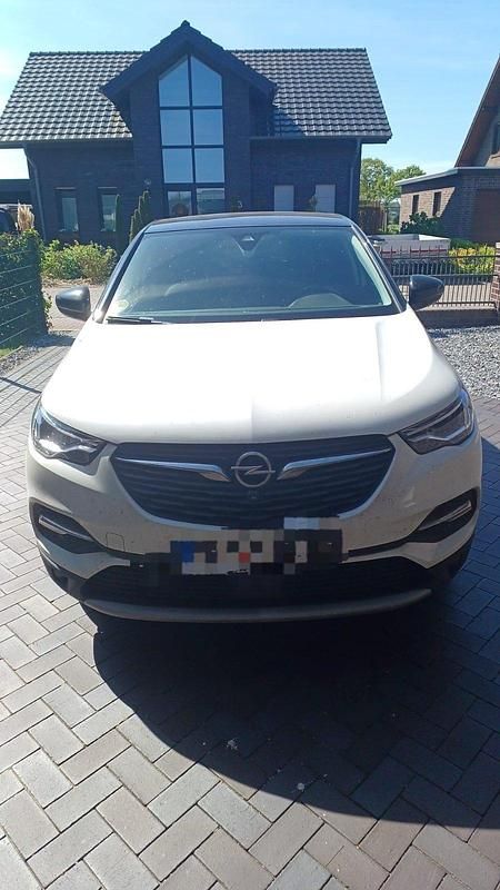 Weiß Gebraucht 2017 Opel Grandland X SUV | 11.000 € (Fairer Preis) - Bild 1/4
