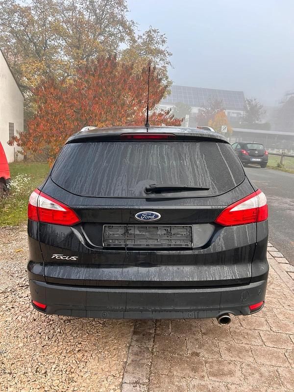 Gebraucht Ford Focus 140 PS (102 kW) 2014 Schwarz Kombi