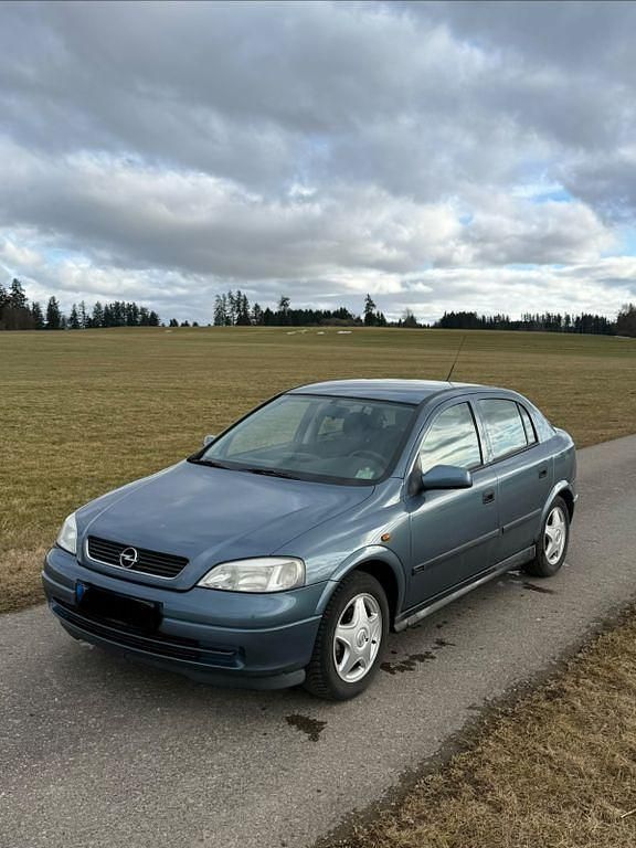 Gebraucht Opel Astra 101 PS (74 kW) 1998 Blau Limousine