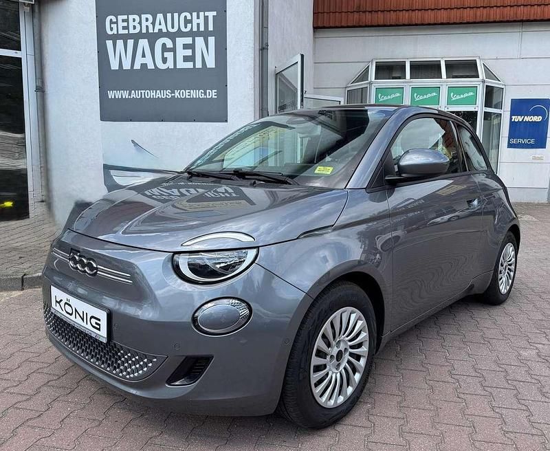 Mineral grau metallic Gebraucht 2023 Fiat 500e Kleinwagen | 24.497 € (Etwas zu teuer) - Bild 1/4