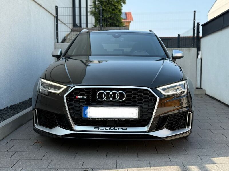 Schwarz Gebraucht 2018 Audi RS3 Sport Kleinwagen | 38.390 € (Fairer Preis) - Bild 1/4