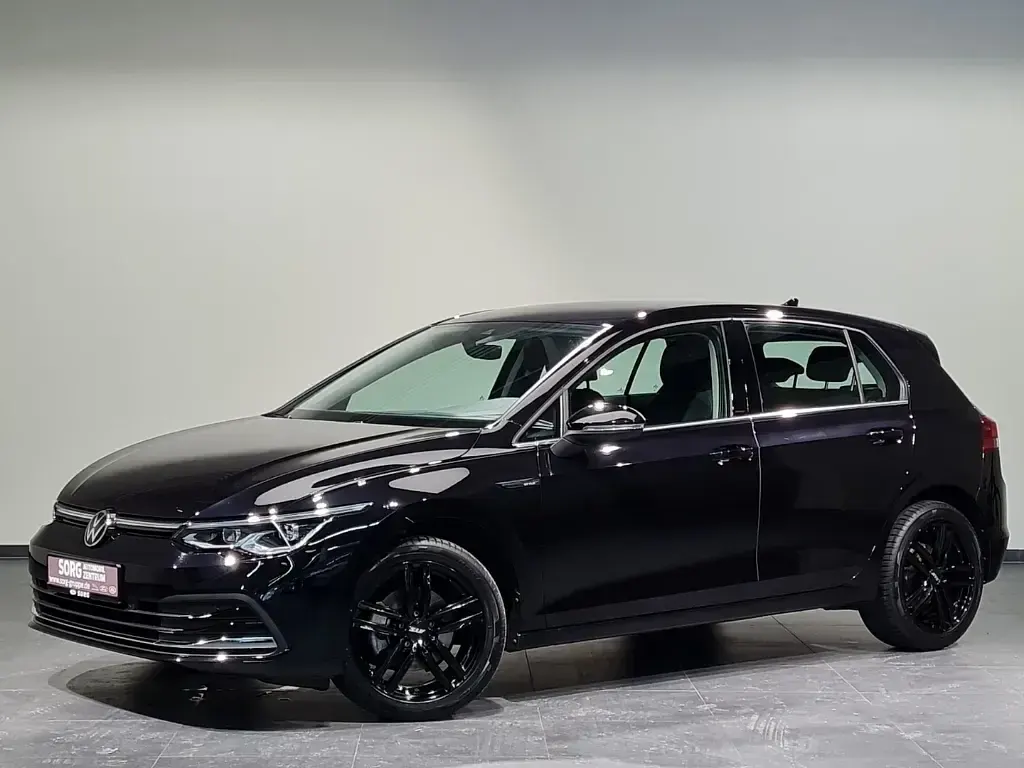 Gebraucht VW Golf VIII Style 131 PS (96 kW) 2023 Schwarz, deep black perleffekt Limousine