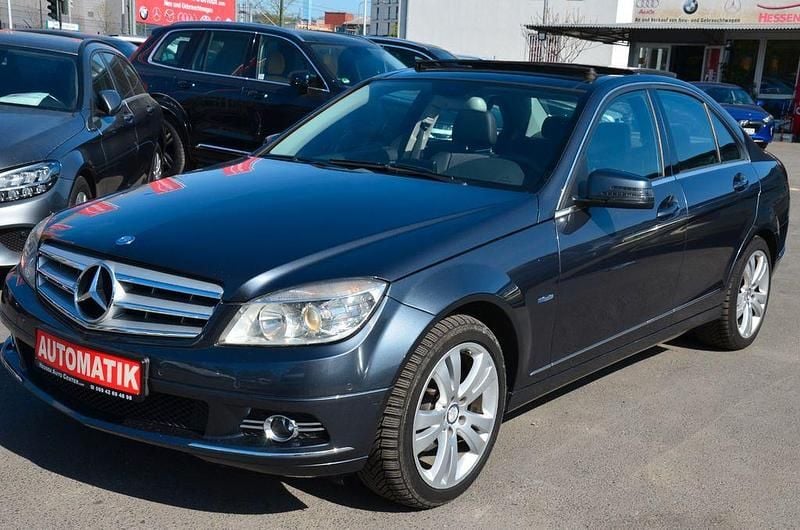 Grau Gebraucht 2010 Mercedes C180 Limousine | 6.900 € (Guter Preis) - Bild 1/4