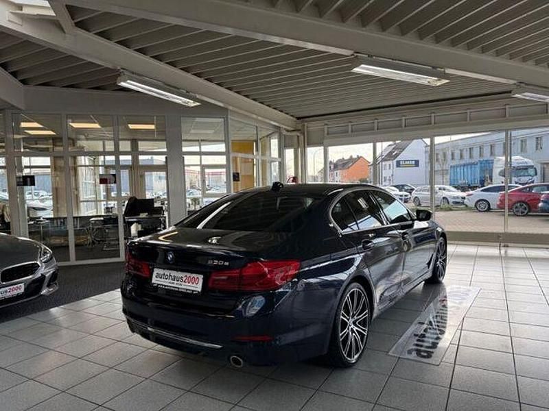 Gebraucht BMW 530e Luxury Line 252 PS (185 kW) 2020 Blau Limousine