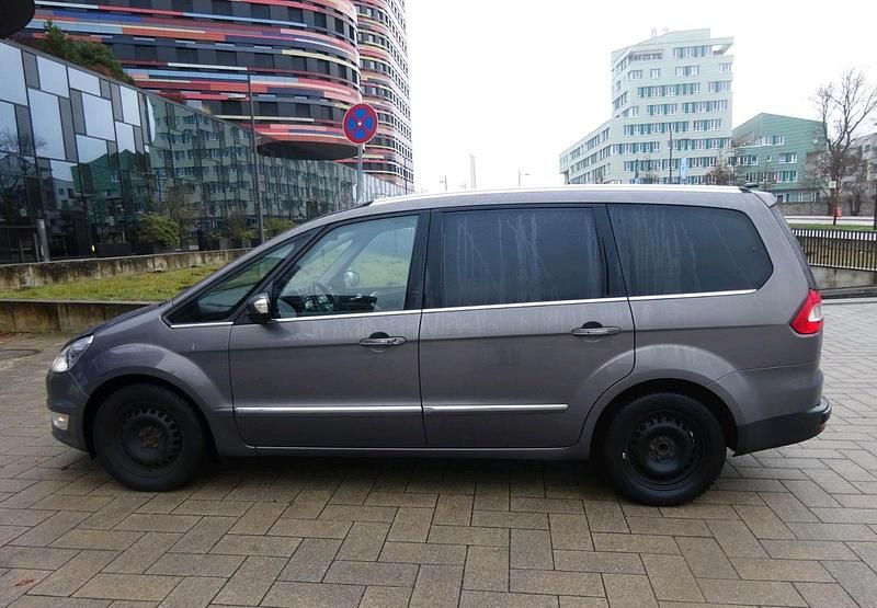 Gebraucht Ford Galaxy Titanium 163 PS (119 kW) 2013 Braun Van / Kleinbus