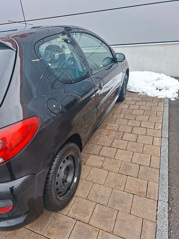 Gebraucht Peugeot 206 Urban Move 60 PS (44 kW) 2011 Schwarz Limousine