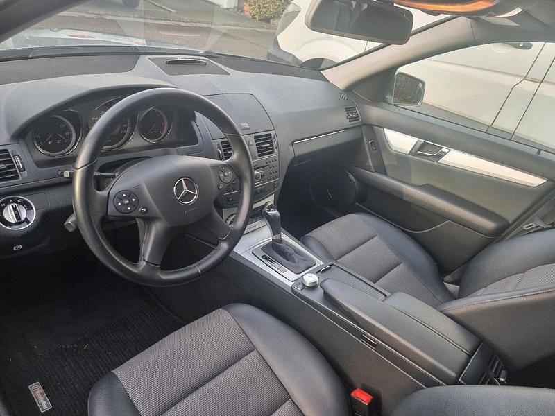 Gebraucht Mercedes C220 170 PS (125 kW) 2010 Silber Limousine
