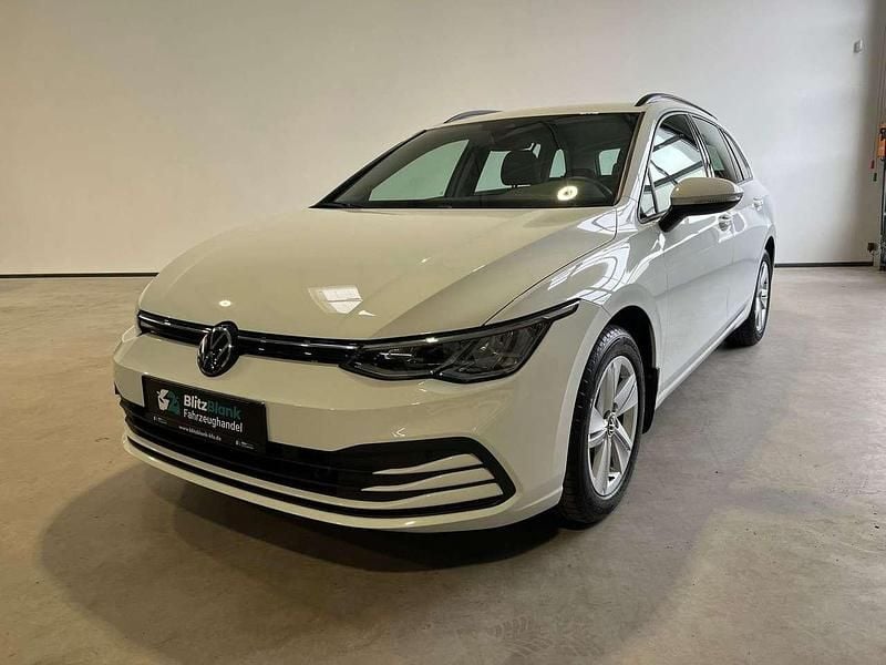Pure white Gebraucht 2021 VW Golf VIII Life Kombi | 24.490 € (Fairer Preis) - Bild 1/4