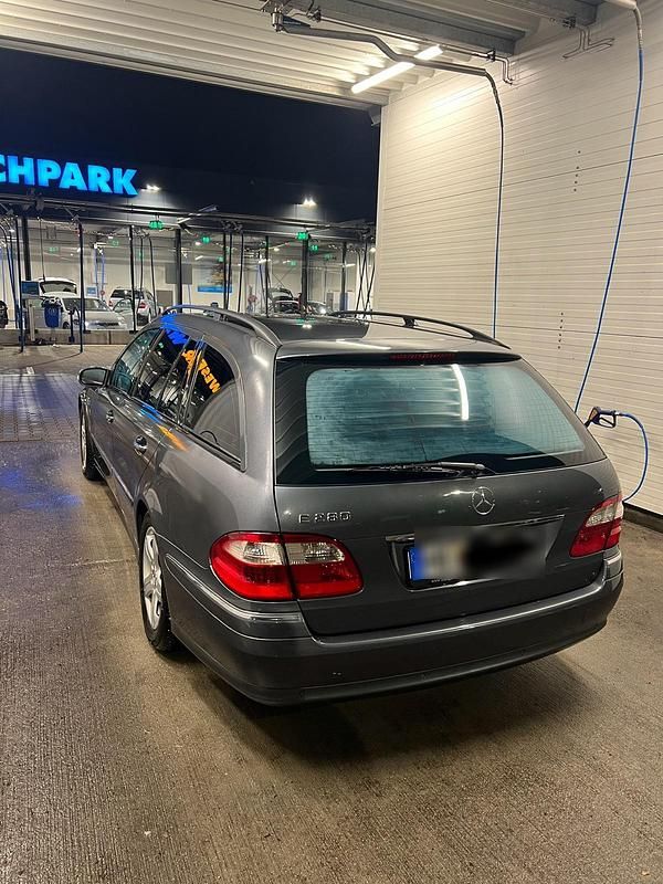 Gebraucht Mercedes E280 200 PS (147 kW) 2005 Grau Kombi