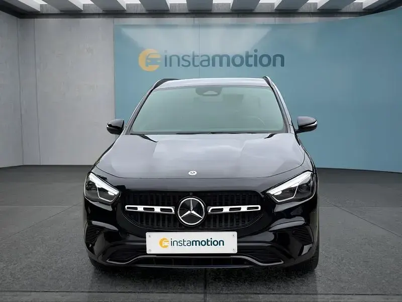 Gebraucht Mercedes GLA200 163 PS (119 kW) 2025 Schwarz SUV