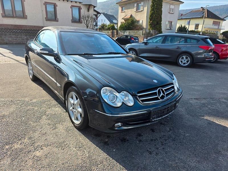 Gebraucht Mercedes CLK200 Avantgarde 163 PS (119 kW) 2003 Schwarz Cabrio