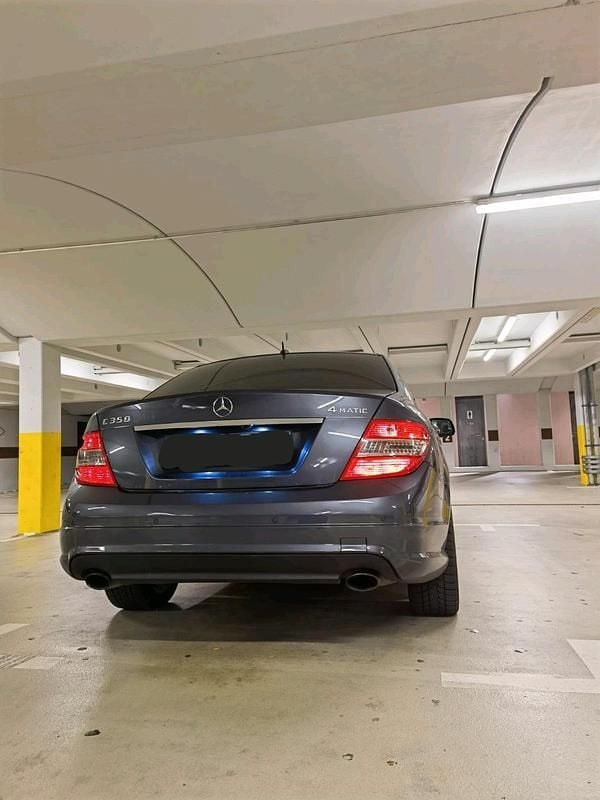 Second-hand Mercedes 320 224 CP (164 kW) 2007 Gri Berlinǎ