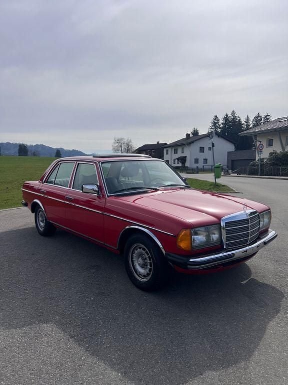 Gebraucht Mercedes 200 94 PS (69 kW) 1977 Limousine