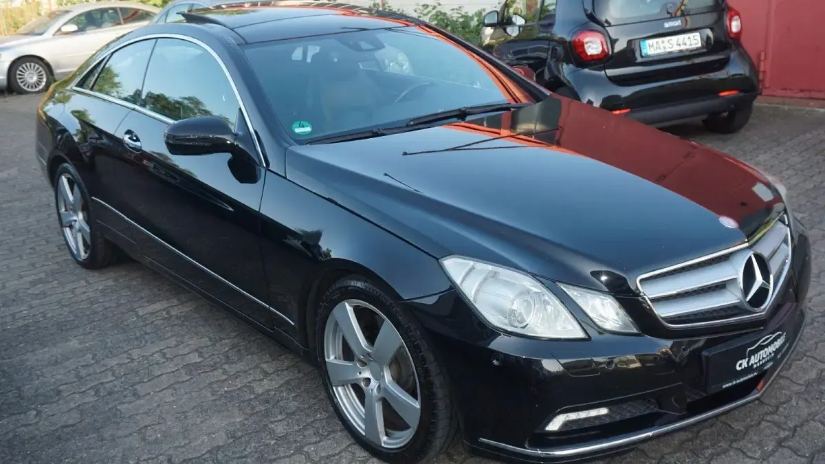 Gebraucht Mercedes E500 387 PS (284 kW) 2009 Schwarz Coupé