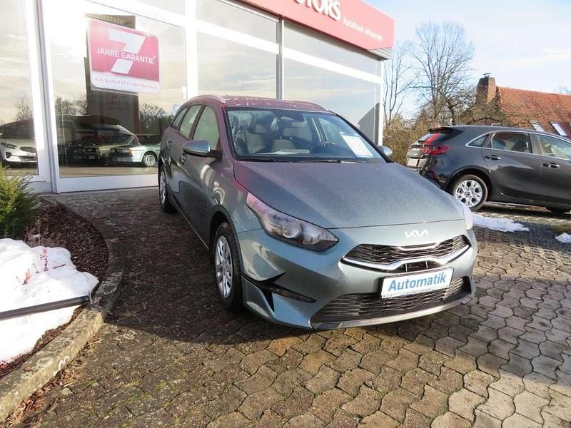 Neu Kia Ceed Sportswagon 140 PS (102 kW) 2025 Grau Kombi