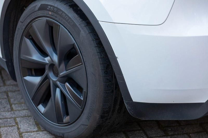 Usata Tesla Model Y 255 kW (347 CV) 2024 Bianco SUV