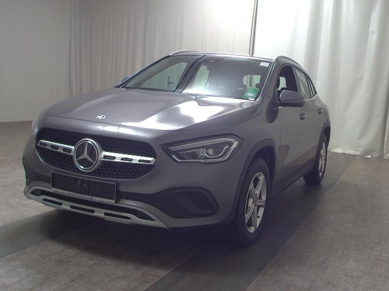 Gebraucht Mercedes GLA180 Style 116 PS (85 kW) 2022 Grau SUV