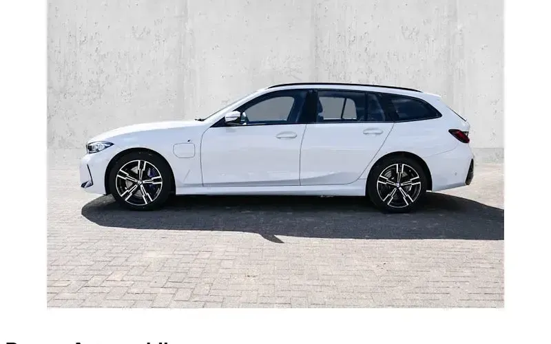 Gebraucht BMW 330e M Sport 292 PS (214 kW) 2025 Kombi