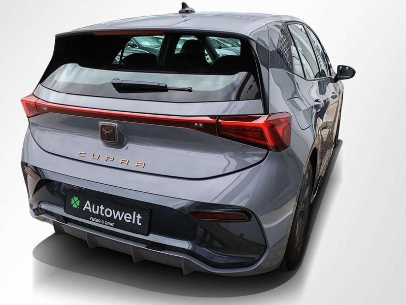 Second-hand Cupra Born 150 kW (204 CP) 2024 Gri Hatchback