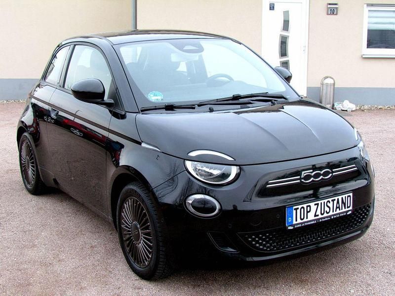Gebraucht Fiat 500e Icon 86 kW (118 PS) 2022 Onyx schwarz Kleinwagen