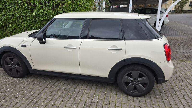 Weiß Gebraucht 2017 Mini ONE Kleinwagen | 11.099 € (Fairer Preis) - Bild 1/4