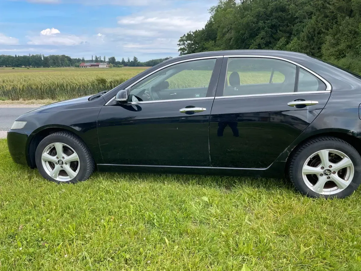 Gebraucht Honda Accord 140 PS (102 kW) 2004 Schwarz Limousine