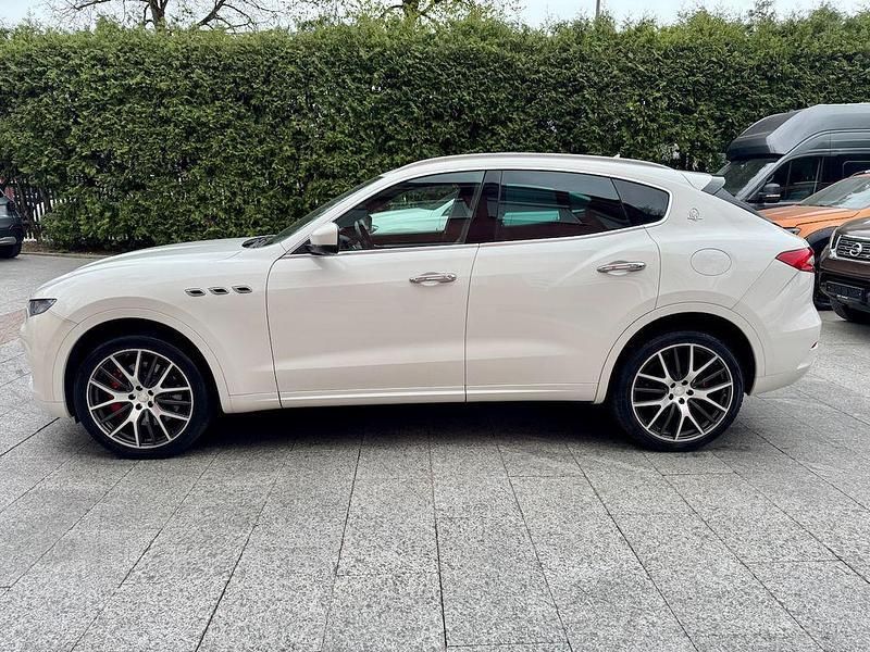 Weiß Gebraucht 2016 Maserati Levante SUV | 24.980 € (Fairer Preis) - Bild 1/4