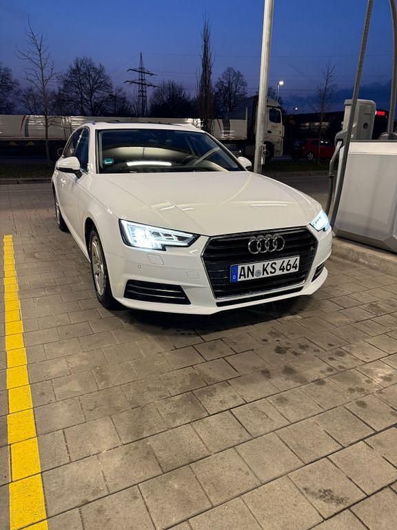 Gebraucht Audi A4 Design 150 PS (110 kW) 2019 Weiß Kombi