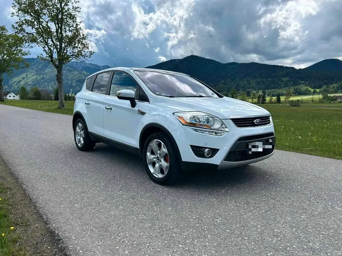 Gebraucht Ford Kuga 163 PS (119 kW) 2012 Weiß SUV