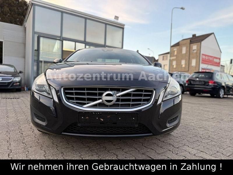Gebraucht Volvo S60 Momentum 136 PS (100 kW) 2014 Schwarz Limousine