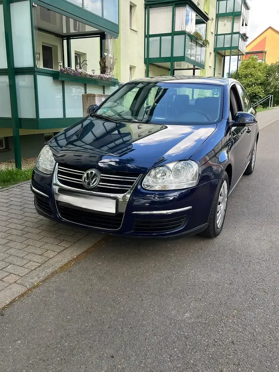 Gebraucht VW Jetta 101 PS (74 kW) 2005 Blau Limousine