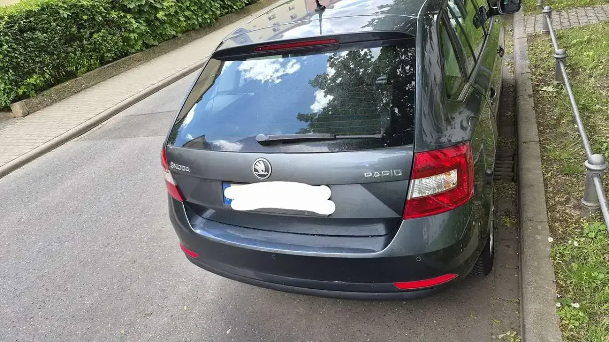 Gebraucht Skoda Rapid Ambition 90 PS (66 kW) 2015 Grau Kleinwagen