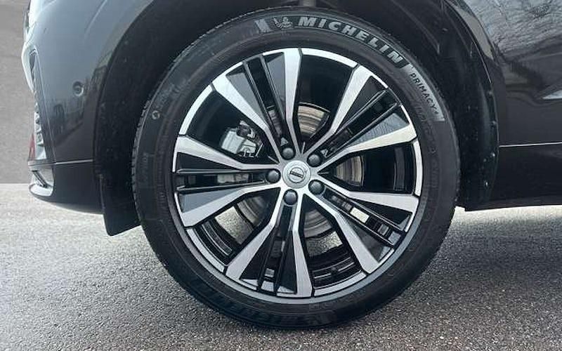 Gebraucht Volvo XC60 Plus 250 PS (183 kW) 2025 Onyx schwarz SUV