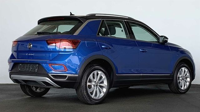 Blau / ravennablau zweifarbig / metallic Gebraucht 2022 VW T-Roc Style SUV | 26.950 € (Guter Preis) - Bild 1/4