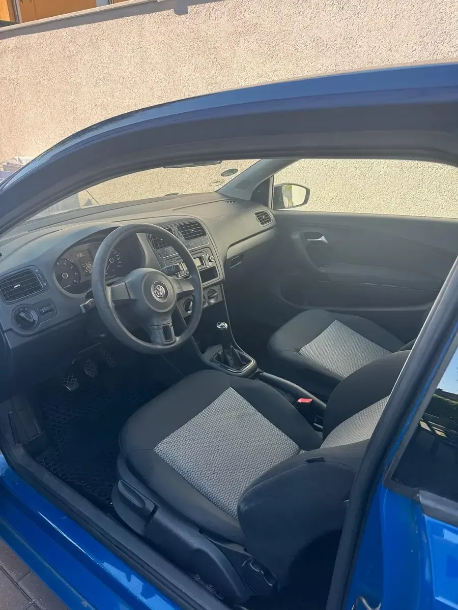 Gebraucht VW Polo 70 PS (51 kW) 2011 Blau Kleinwagen