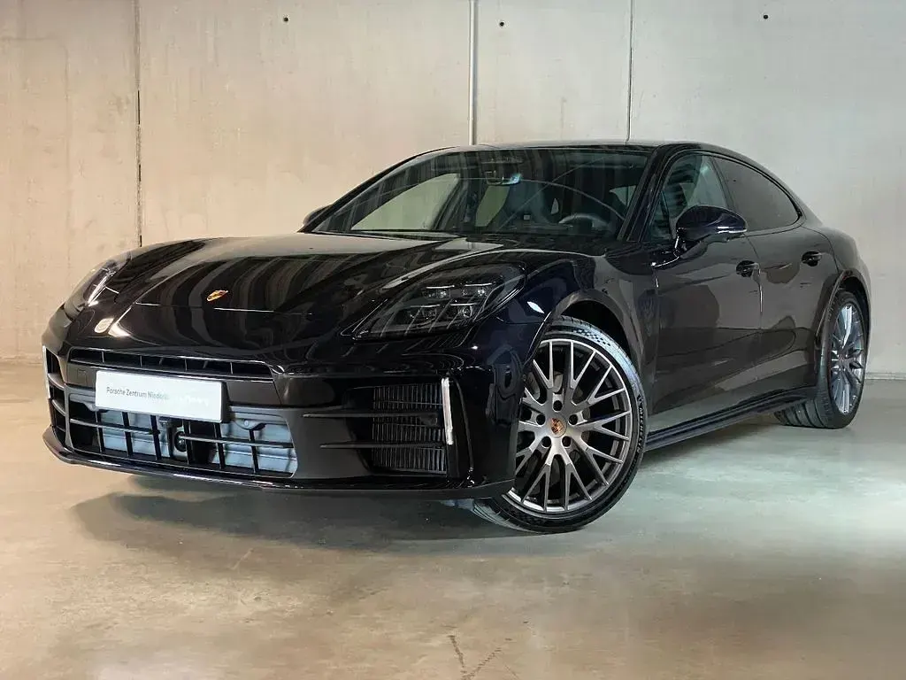 Neu Porsche Panamera 354 PS (260 kW) 2025 Tiefschwarzmetallic Kleinwagen