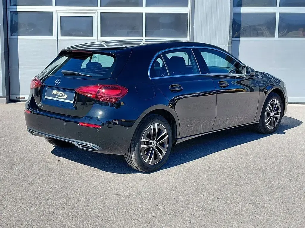 Gebraucht Mercedes A250 Progressive 163 PS (119 kW) 2025 Schwarz Limousine