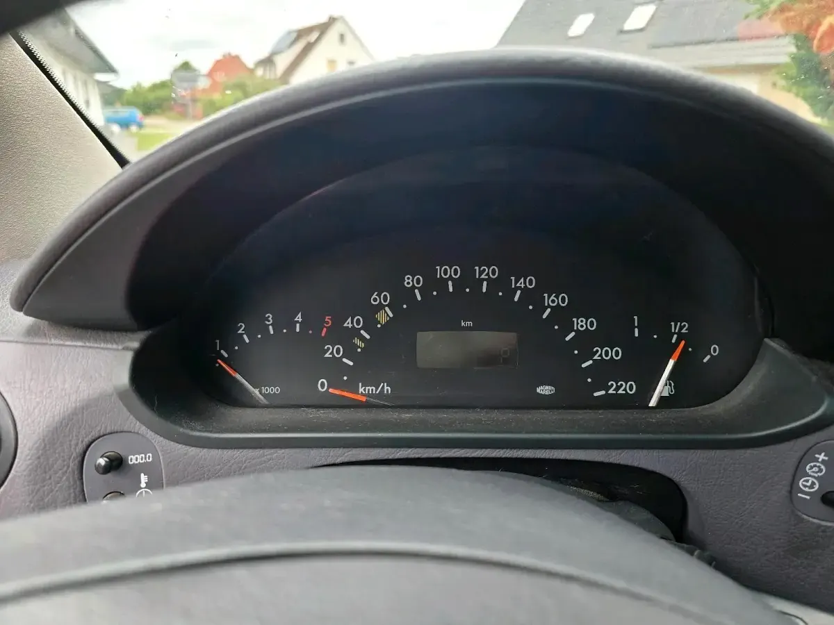 Gebraucht Mercedes A170 75 PS (55 kW) 2002 Rot Limousine