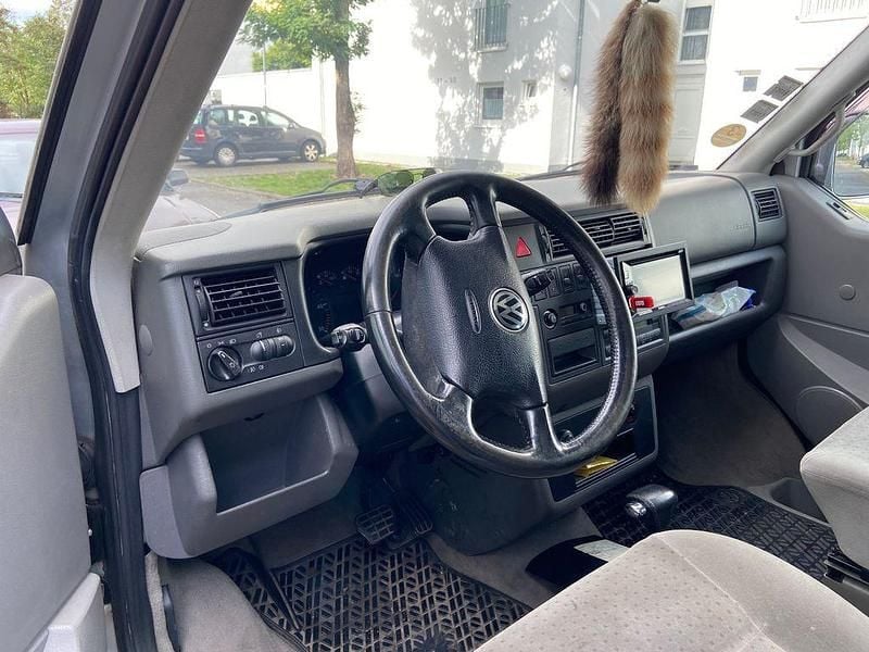 Gebraucht VW Caravelle 102 PS (75 kW) 1999 Silber Van / Kleinbus